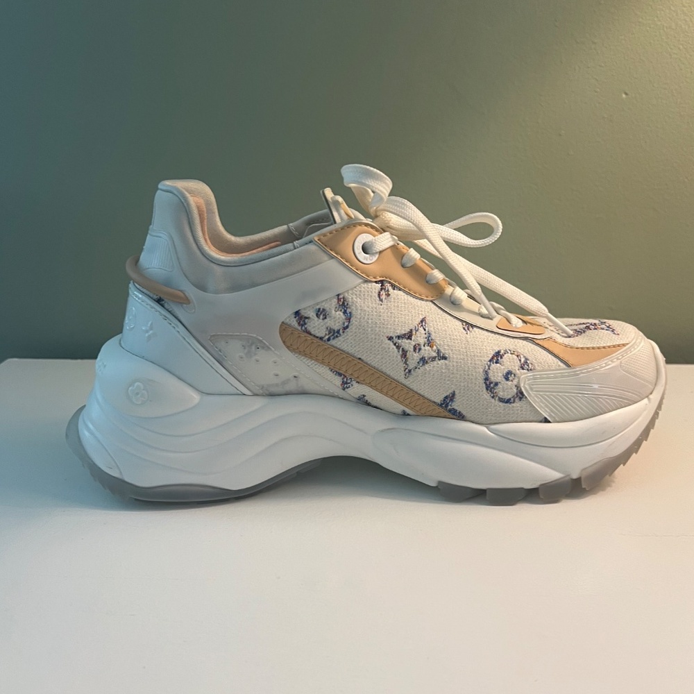 Louis Vuitton Run 55 Sneaker - Picture 5 of 6